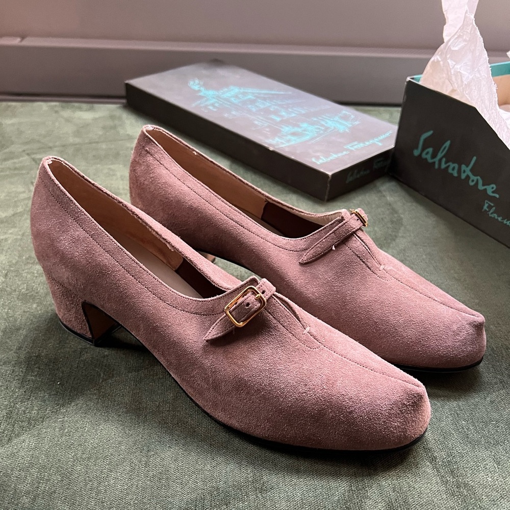 Vintage Salvatore Ferragamo Heels (Size 7)